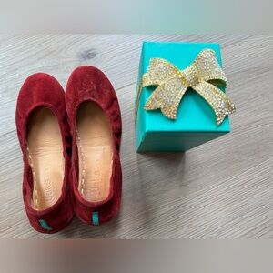 Rouge Tieks in great condition!